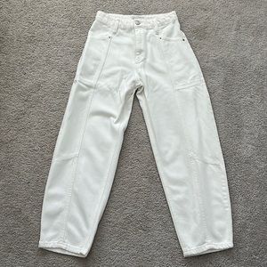 Zara Cream Pants in a size 0! Super Cute On!